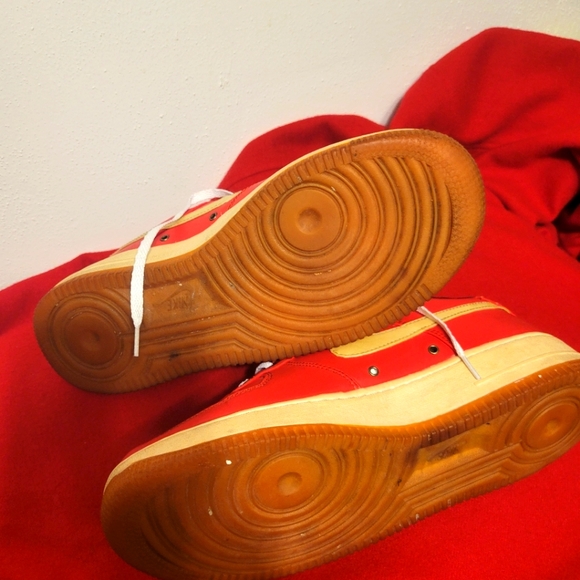 Air Force 1 LV8 GS-GOAT - Picture 3 of 4